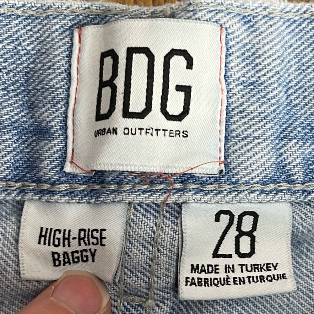 Urban Outfitters BDG size 28 high rise baggy jeans distressed - Picture 3 of 7